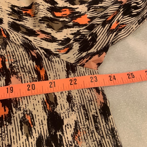 belle gray by Lisa Rinna Cheetah Print Blouse L - Picture 6 of 7